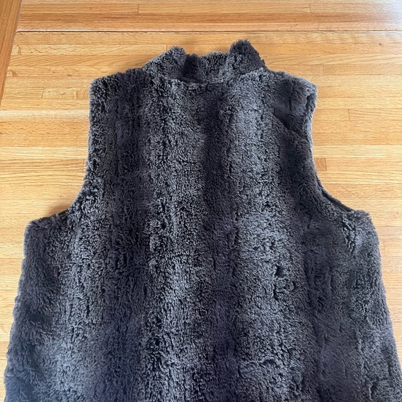 Size large brown fur vest - Picture 3 of 3